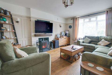 3 bedroom detached house for sale, BITTERNE! CHECK OUT THE GARDEN! POTENTIAL TO EXTEND! LOG BURNER!