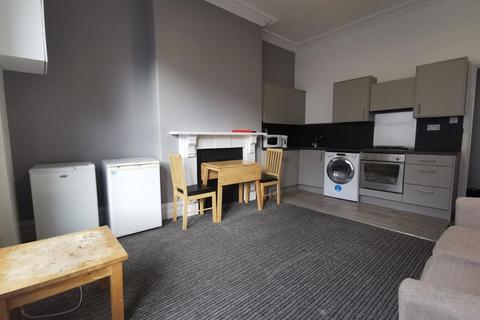 1 bedroom flat to rent, Blenheim Terrace, University, Leeds LS2 9HD