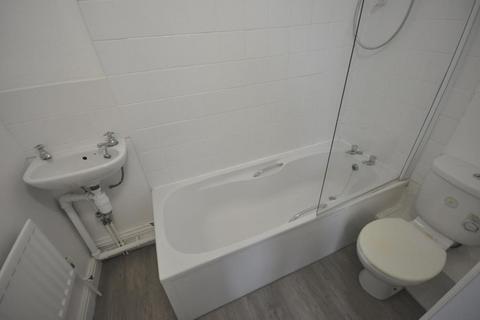 1 bedroom flat to rent, Blenheim Terrace, University, Leeds LS2 9HD