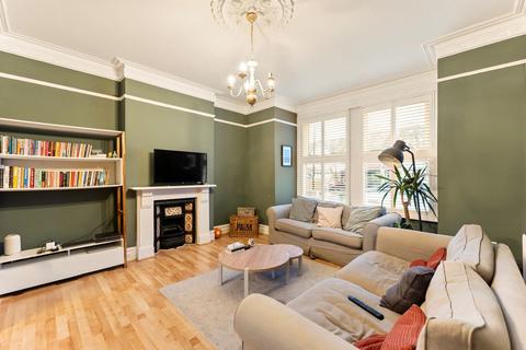 4 bedroom house to rent, Conyers Road, London SW16