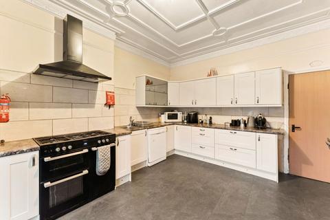 4 bedroom house to rent, Conyers Road, London SW16
