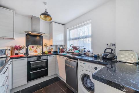 3 bedroom terraced house for sale, Puffin Way, Aylesbury, HP19