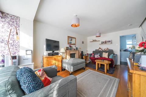 3 bedroom terraced house for sale, Puffin Way, Aylesbury, HP19
