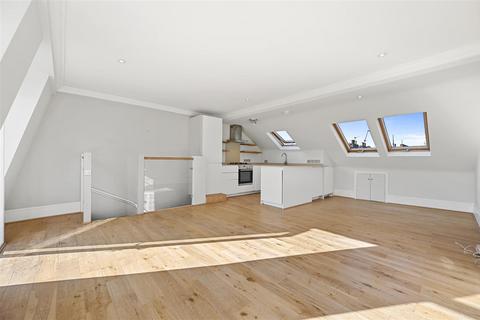 3 bedroom maisonette for sale, Batoum Gardens, London W6