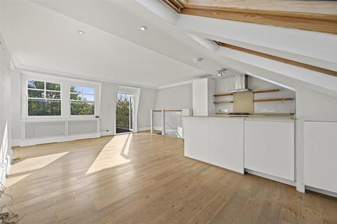 3 bedroom maisonette for sale, Batoum Gardens, London W6