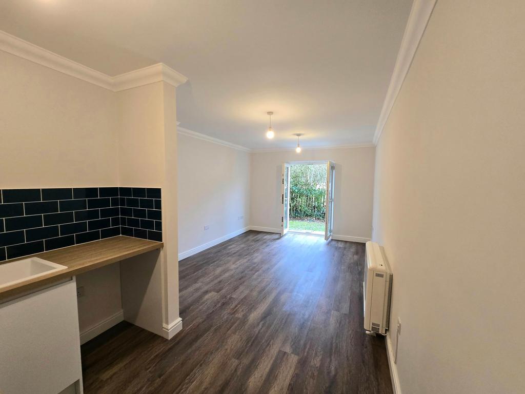 Open plan kitchen/lounge