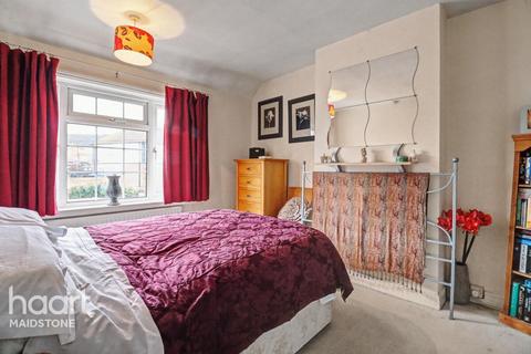 3 bedroom semi-detached house for sale, Surrey Road, Maidstone