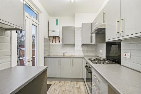 3 bedroom maisonette to rent, Llanover Road, Wembley