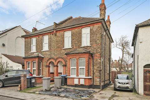 3 bedroom maisonette to rent, Llanover Road, Wembley