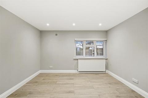 3 bedroom maisonette to rent, Llanover Road, Wembley