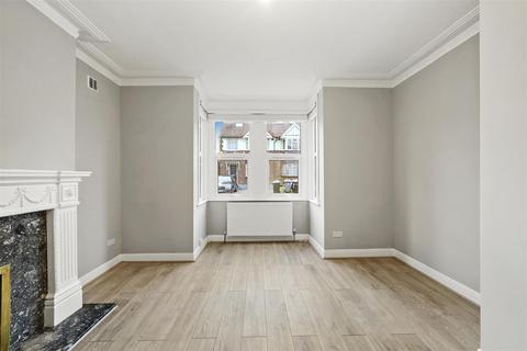 3 bedroom maisonette to rent, Llanover Road, Wembley