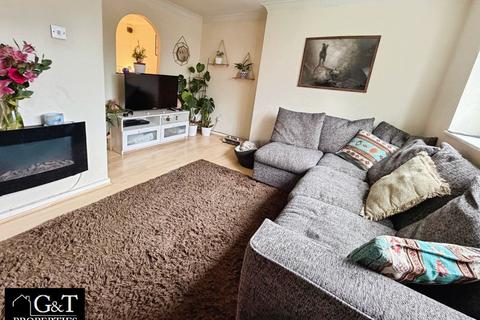 2 bedroom flat for sale, Moor Street, Brierley Hill