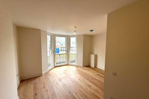 1 bedroom flat to rent, Grove Road, Eastbourne, East Sussex
