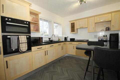 4 bedroom detached house for sale, Saddlers Grove, Badsworth