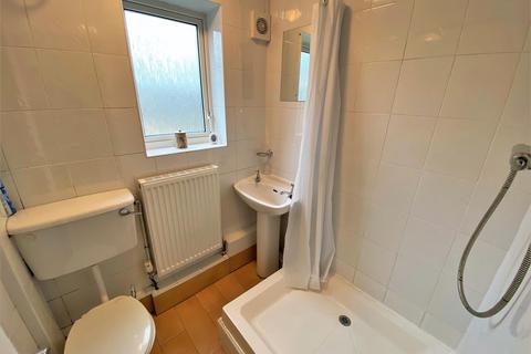 2 bedroom semi-detached house to rent, Heddington Way, Leicester, Leicestershire