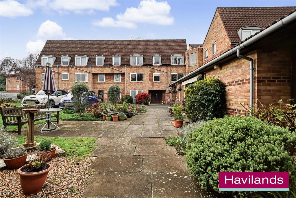 43 Homewillow Close N21 2 HJ-2.jpg