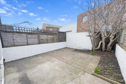 3 bedroom terraced house to rent, Havelock Road, Eastbourne
