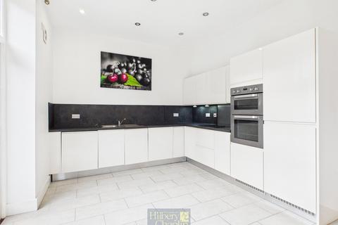 4 bedroom terraced house for sale, Chelsea Way, Brentwood, Essex, CM14