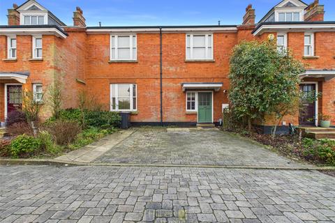 4 bedroom terraced house for sale, Chelsea Way, Brentwood, Essex, CM14