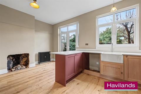 3 bedroom terraced house for sale, Amberley Road, Enfield