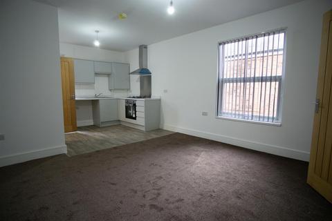 undefined, 3 Bed Flat To Let on Brackenbury Road, Preston
