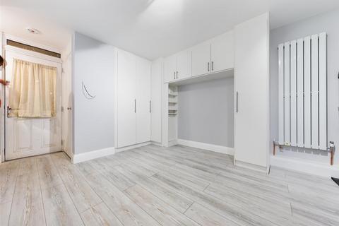 1 bedroom apartment for sale, Slough Lane, Kingsbury