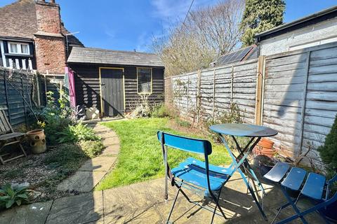 2 bedroom terraced house to rent, The Street, Folkestone CT18