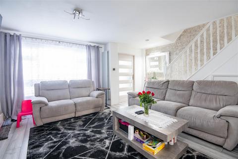 3 bedroom semi-detached house for sale, Earlsway, Euxton, Chorley