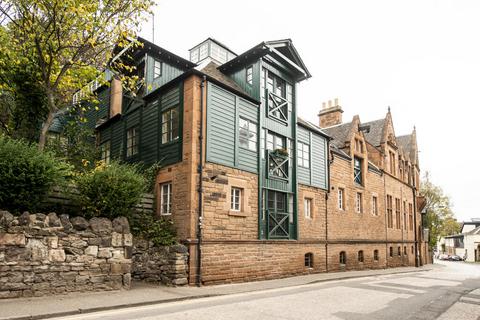 2 bedroom flat to rent, 130, Calton Road, Edinburgh, EH8 8EQ