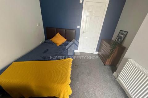 undefined, *En-suite Room* Lockwood Road. Wheatley, Doncaster.