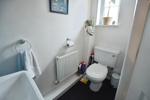 undefined, Templewaters, Kingswood, Hull
