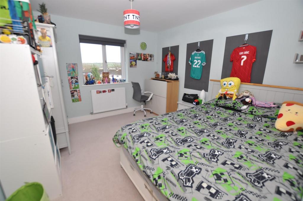 Rear bedroom 2