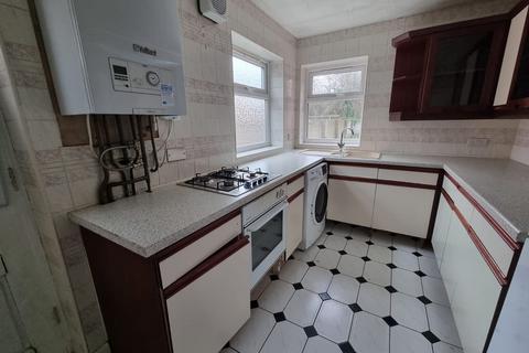 3 bedroom semi-detached house for sale, Roseneath Avenue, Leicester, LE4