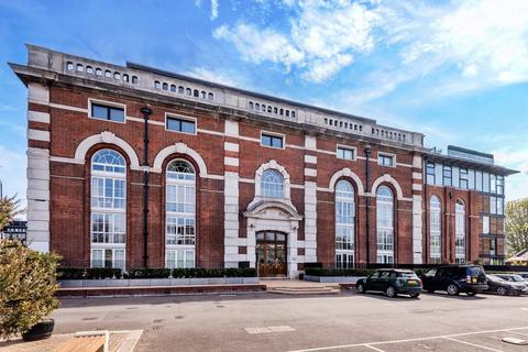 Great West Road, London W6