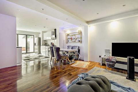 3 bedroom semi-detached house for sale, Croppath Road, Dagenham, RM10