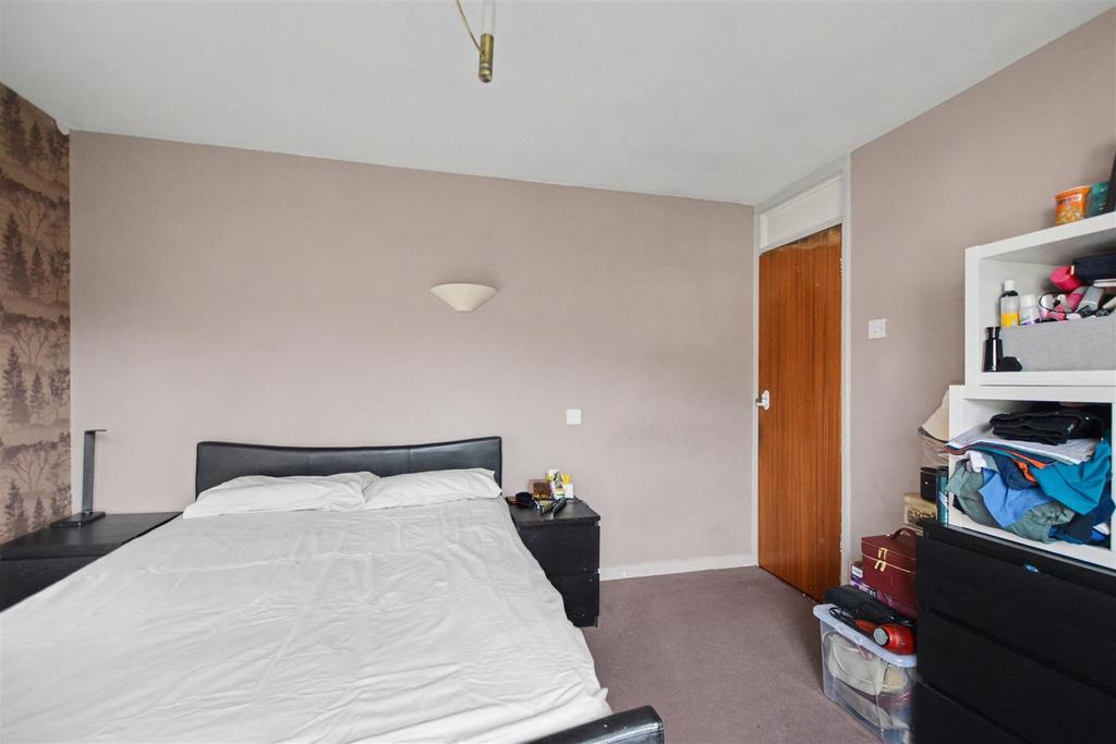 Bedroom 1 2.jpeg