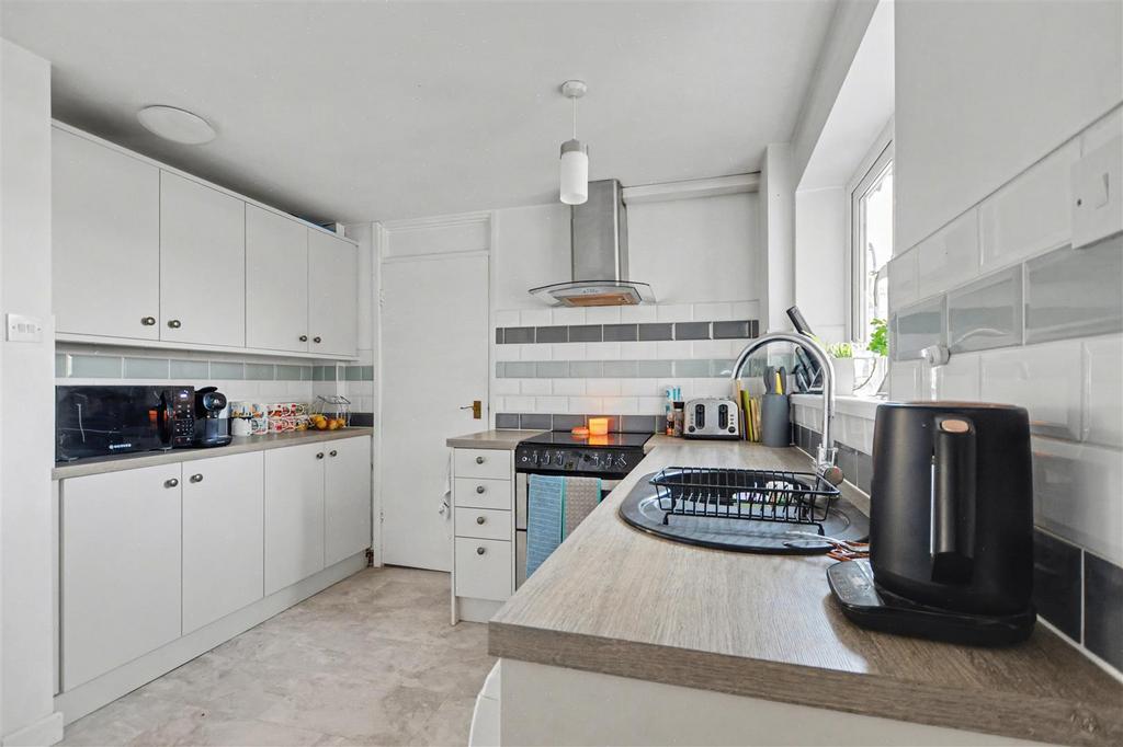 Kitchen 1.jpeg