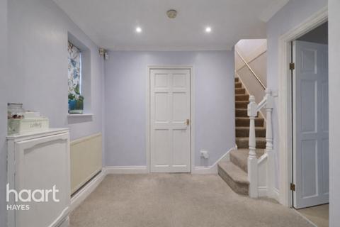 3 bedroom semi-detached house for sale, Kingshill Avenue, Hayes