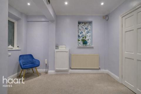 3 bedroom semi-detached house for sale, Kingshill Avenue, Hayes