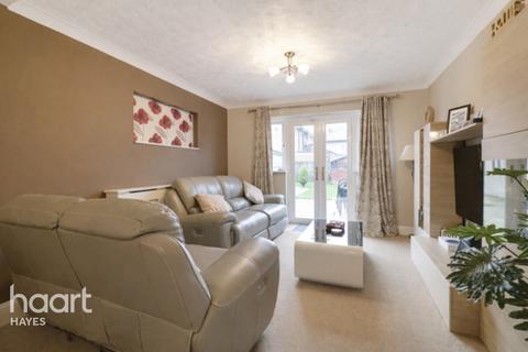3 bedroom semi-detached house for sale, Kingshill Avenue, Hayes