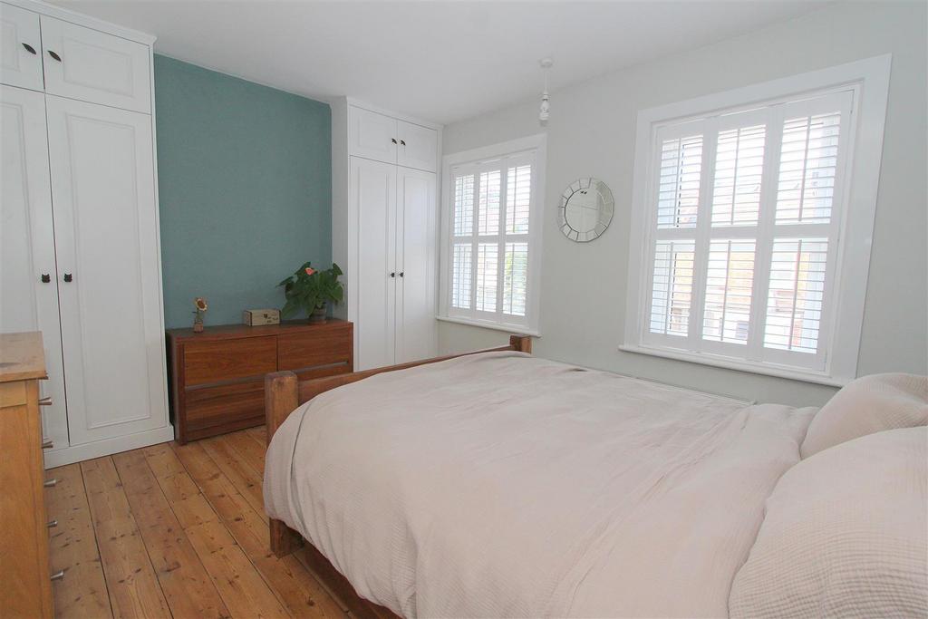 Bed 1.jpg