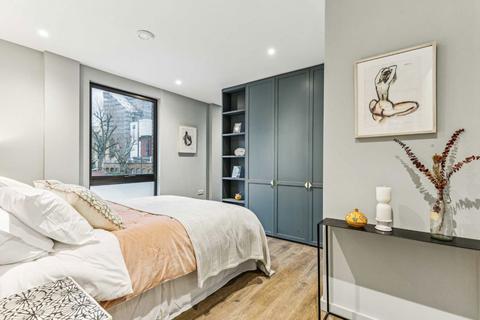 undefined, Craven Avenue, London W5