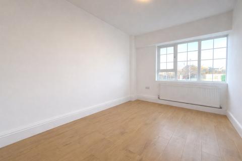 undefined, Great West Road, Greater London TW5