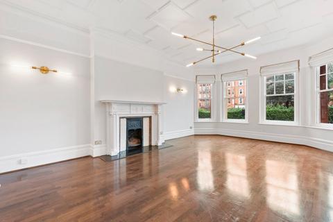 undefined, Oakwood Court, London