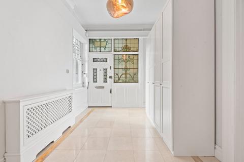 undefined, Oakwood Court, London
