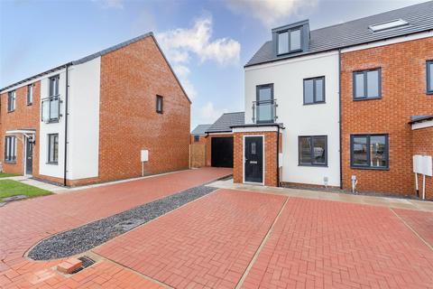 Roseden Way, Great Park, NE13