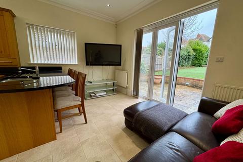 2 bedroom apartment to rent, Sandford Road, Bromley BR2