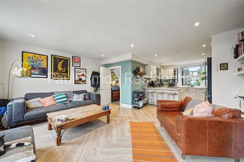 3 bedroom apartment for sale, Lothair Road South, Harringay, London, N4