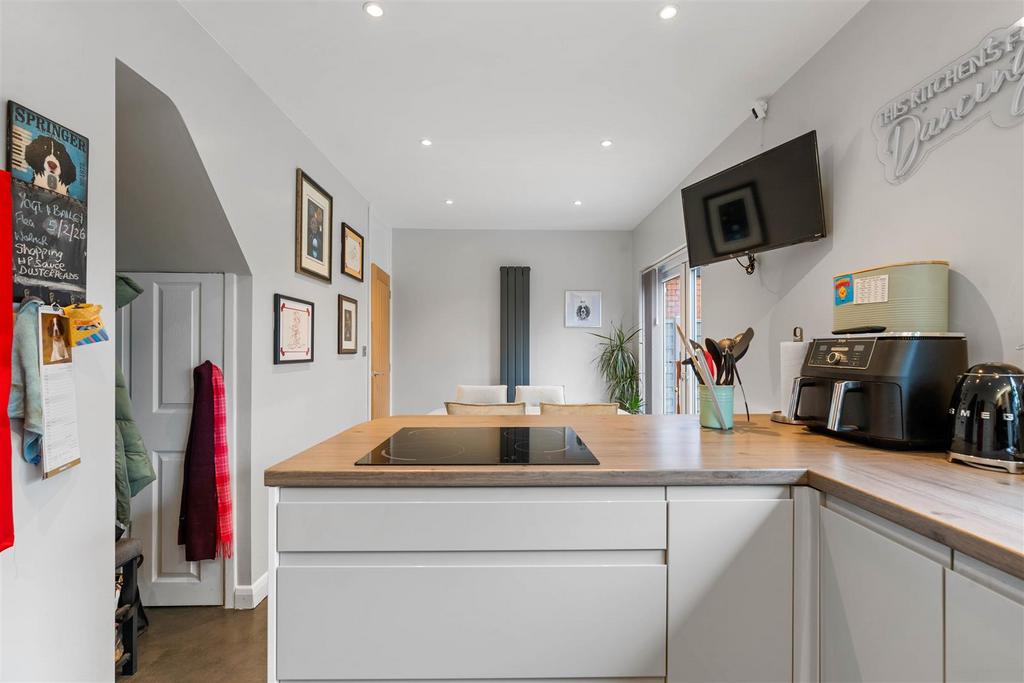 Kitchen/Dining