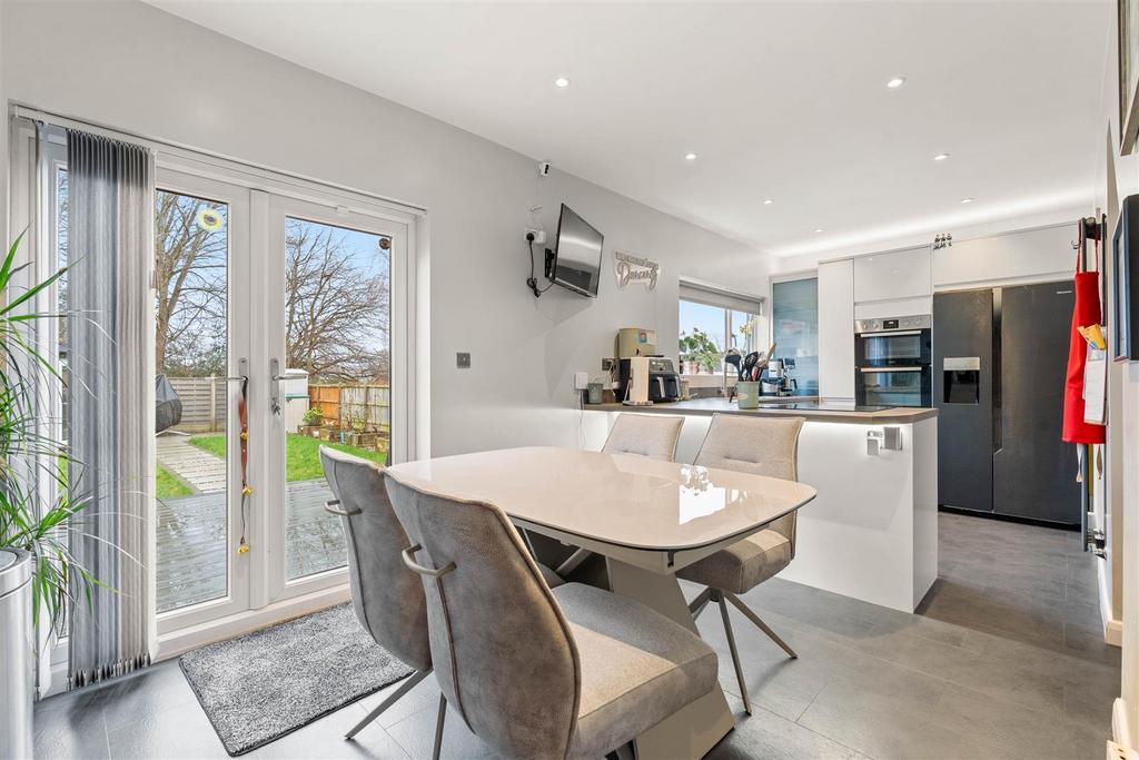 Kitchen/Dining